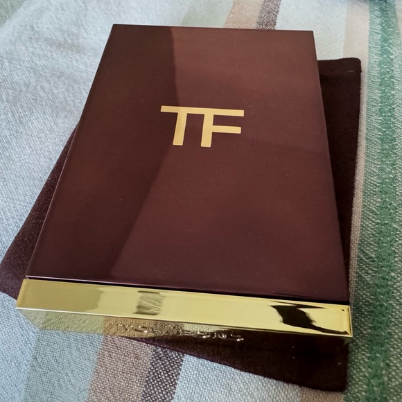 Tom Ford Eye Color Quad Eyeshadow 28 De La Creme NWT - Picture 7 of 11